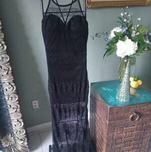 Sarah La black dress